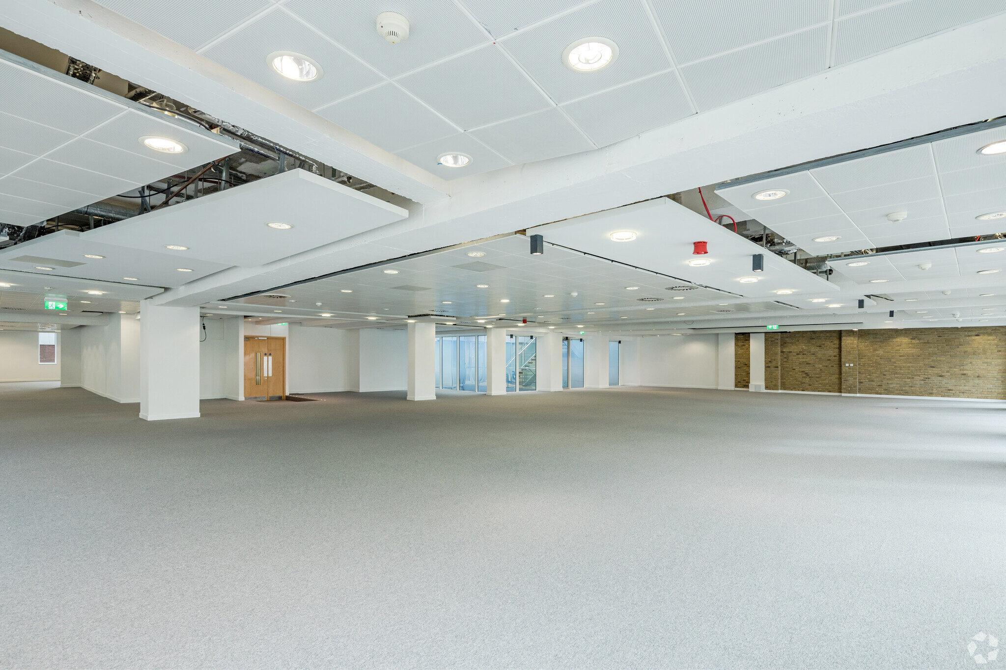 364-366 Kensington High St, London to rent Interior Photo- Image 1 of 6