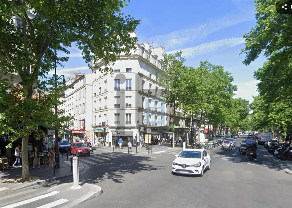 Retail in Paris for sale Building Photo- Image 1 of 4