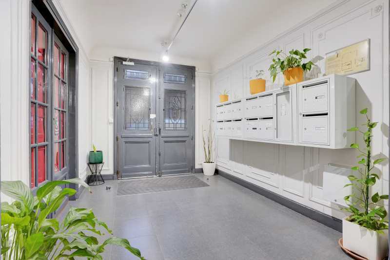 18 Rue De Saisset, Montrouge to rent - Lobby - Image 3 of 29