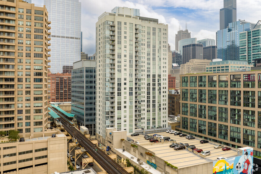 180 N Jefferson St, Chicago, IL for rent - Aerial - Image 3 of 4