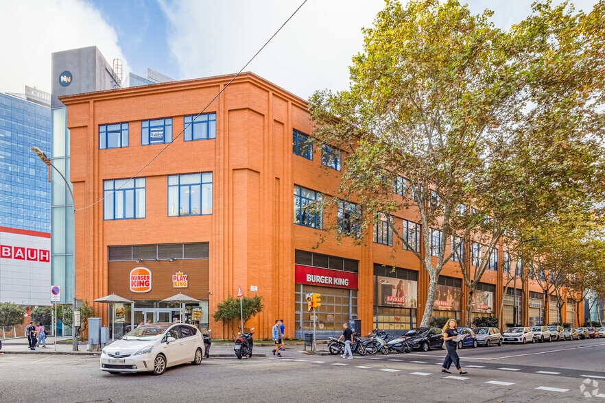 Passeig De La Zona Franca, 135-139, Barcelona, Barcelona to rent - Building Photo - Image 1 of 10