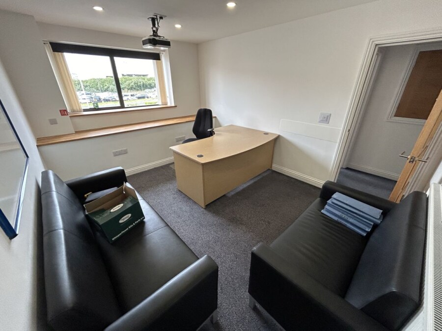 Apollo Ct, Plymouth, DEV PL4 0SJ - Unit C2 - - Interior Photo - Image 2 of 12