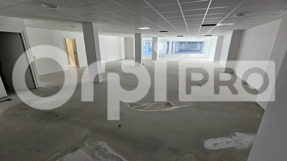 Office in Mérignac to rent - Interior Photo - Image 3 of 10