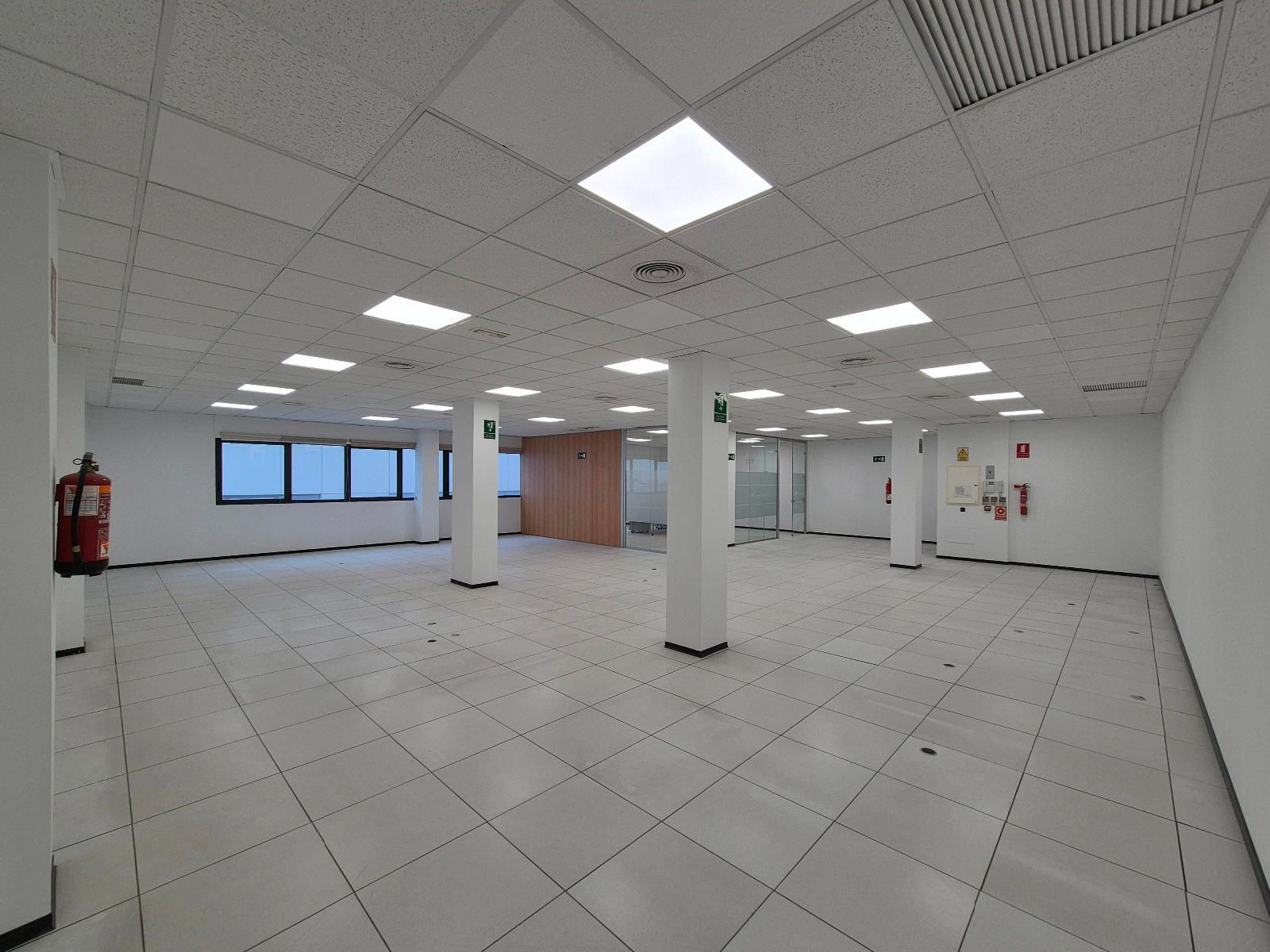 Office in Madrid, Madrid to rent Interior Photo- Image 1 of 8