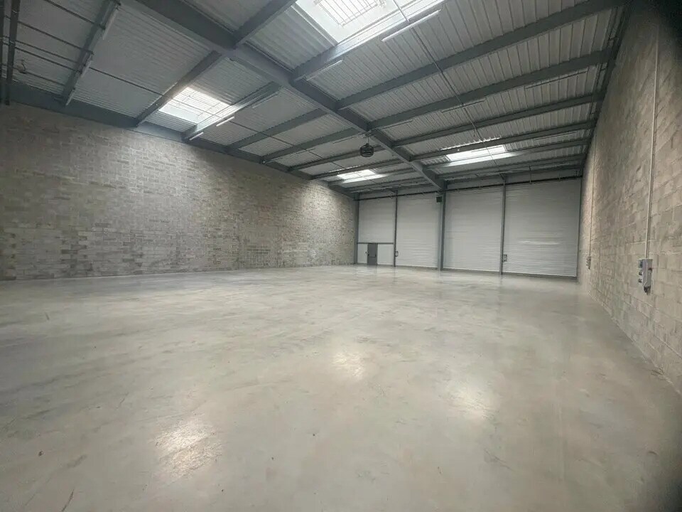 Light Industrial in Créteil to rent Building Photo- Image 1 of 5