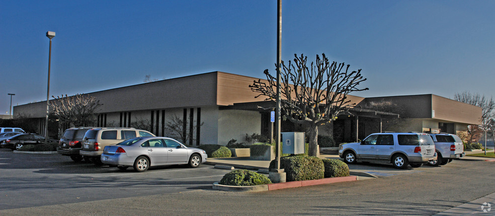 3330-3346 W Mineral King Ave, Visalia, CA for rent - Building Photo - Image 3 of 5