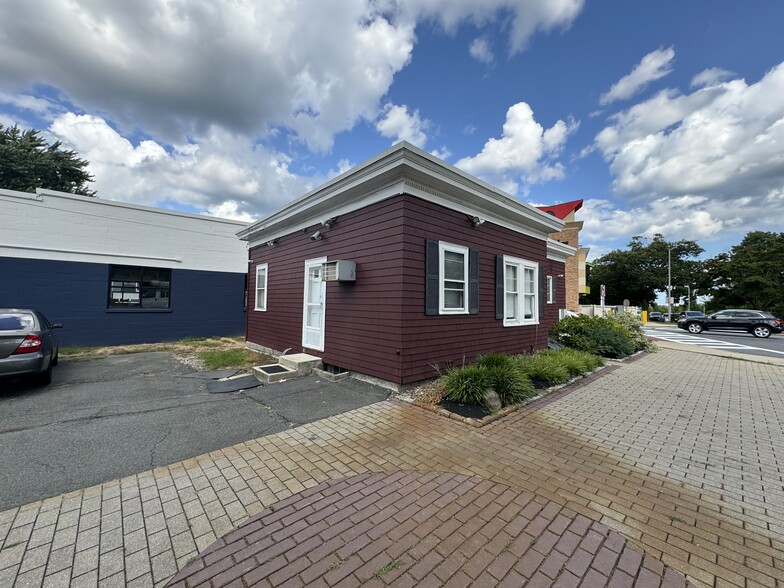 80 Broadway, Revere, MA for rent - Building Photo - Image 3 of 12