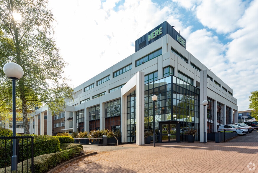 Bath Rd, Bristol to rent - Primary Photo - Image 1 of 23