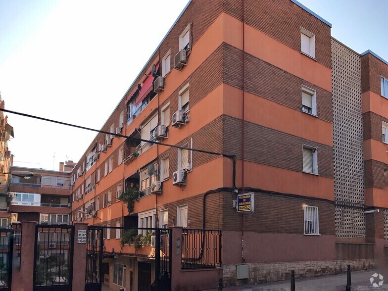 Calle Serranillos, Getafe, Madrid for sale - Building Photo - Image 2 of 2