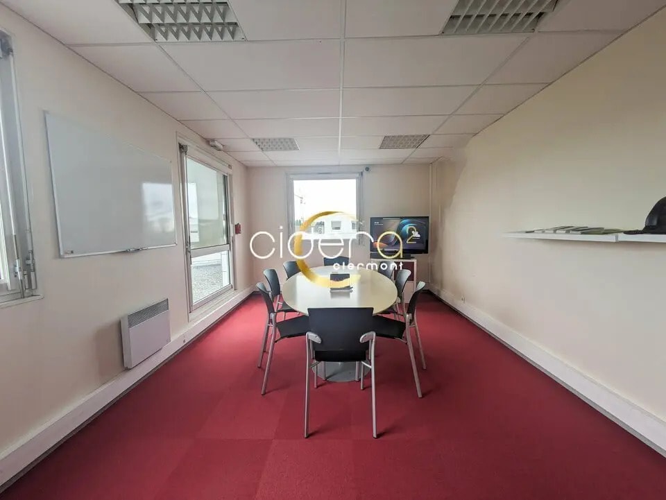 Location Bureaux 75 m² - Photo 1