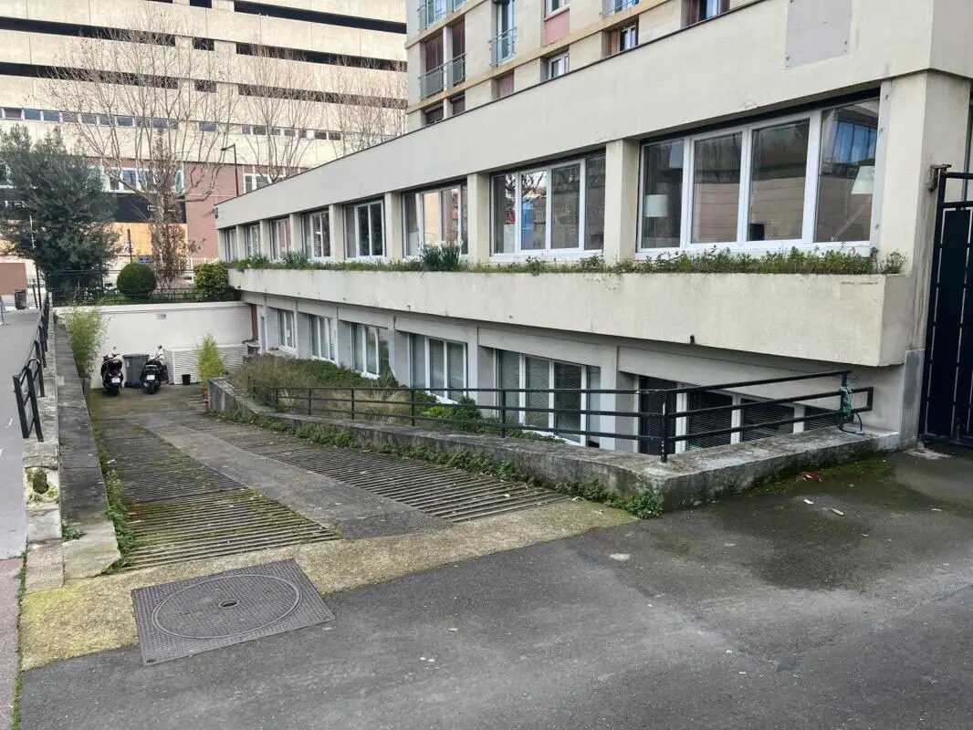 27 Rue Yves Kermen, Boulogne-Billancourt to rent Building Photo- Image 1 of 11