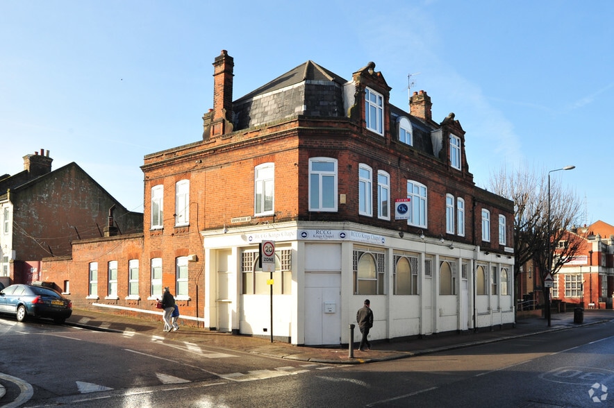 240242 Plumstead High St, London, SE18 1JL UK