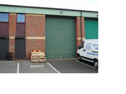 41-49 Knowl Piece, Hitchin to rent - Building Photo - Image 3 of 5