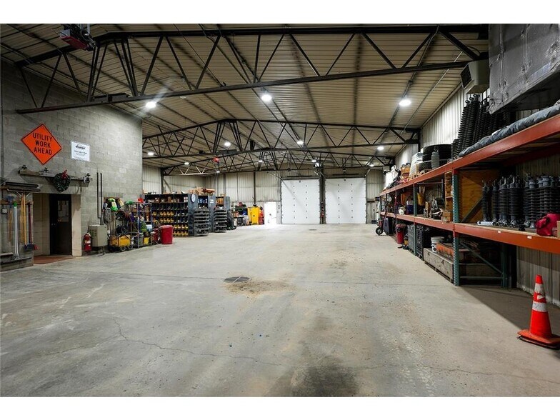 840 Industrial Park Dr SE, Bemidji, MN for sale - Interior Photo - Image 2 of 12