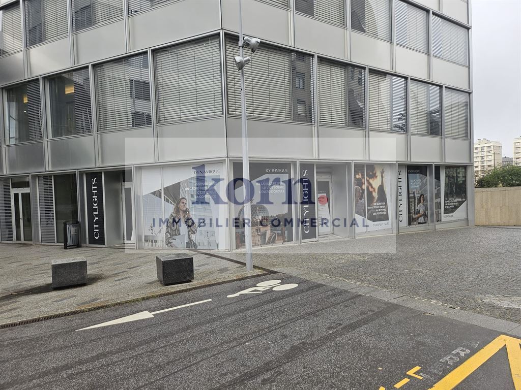 Retail in Boulogne-Billancourt to rent Building Photo- Image 1 of 15