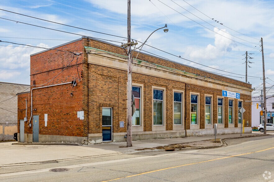 253 Coxwell Ave, Toronto, ON for rent - Building Photo - Image 3 of 8