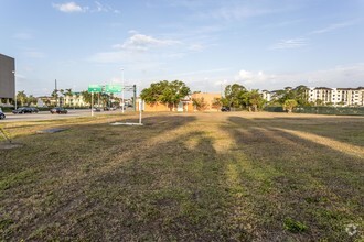 460 Goodlette-Frank Rd N, Naples, FL for sale Primary Photo- Image 1 of 1