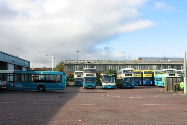 487 Dunstable Rd, Luton for sale Primary Photo- Image 1 of 1