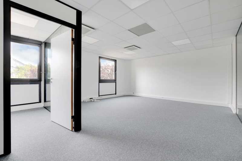 46 Avenue Du Général Leclerc, Boulogne-Billancourt to rent - Interior Photo - Image 3 of 11