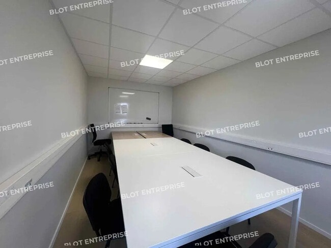 Location Entrepôt 212 m²