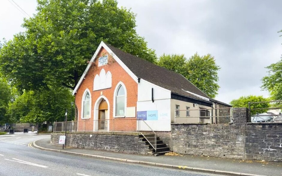 Court St, Merthyr Tydfil for sale - Building Photo - Image 2 of 2