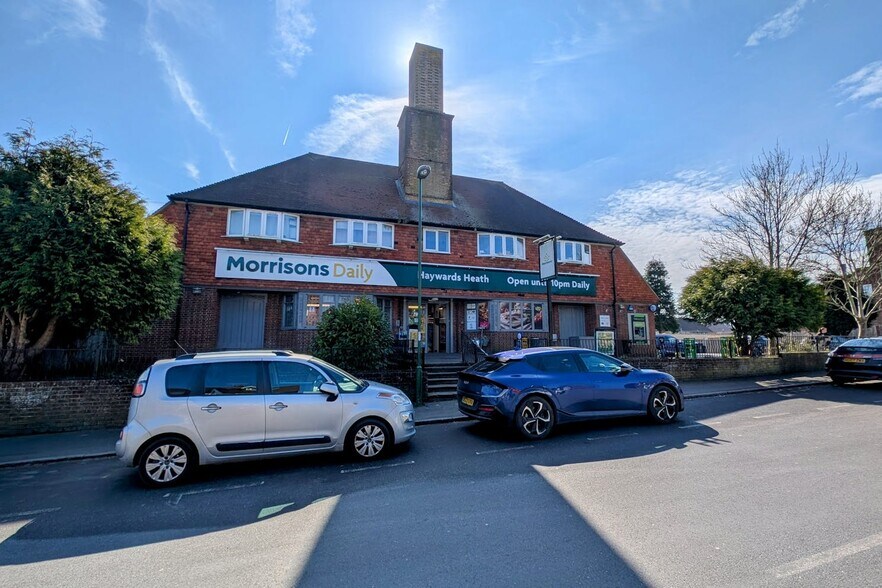 56A America Ln, Haywards Heath for sale - Primary Photo - Image 1 of 1