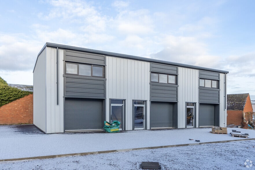 1-3 Lower Tuffley Ln, Gloucester for sale - Primary Photo - Image 3 of 4