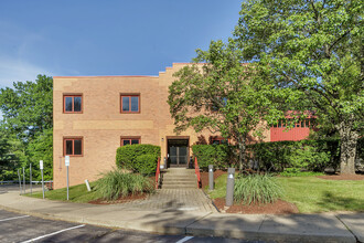 5101 Triangle Ln, Murrysville, PA for rent Building Photo- Image 1 of 21