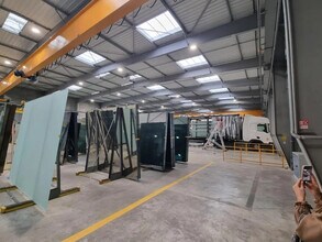 Light Industrial in Compans to rent Building Photo- Image 2 of 2