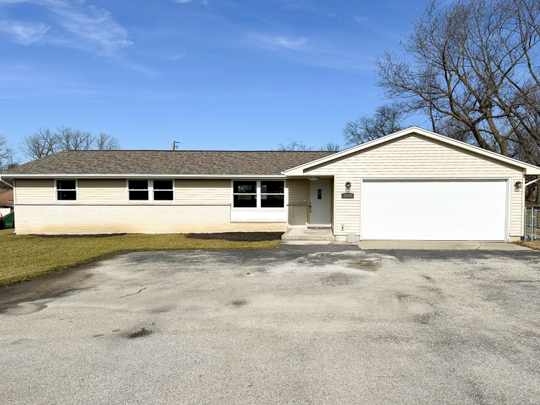 5622 Wilkie Dr, Fort Wayne, IN for sale - Building Photo - Image 1 of 1