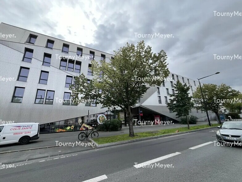 Office in Bordeaux to rent - Building Photo - Image 2 of 2