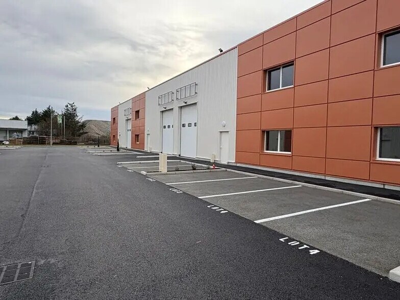 Office in Chassieu to rent - Building Photo - Image 2 of 7