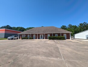 1051 Highway 327 E, Silsbee, TX for sale Primary Photo- Image 1 of 15