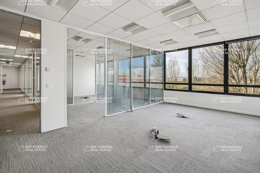 3 Avenue Jeanne Garnerin, Wissous to rent - Interior Photo - Image 3 of 12