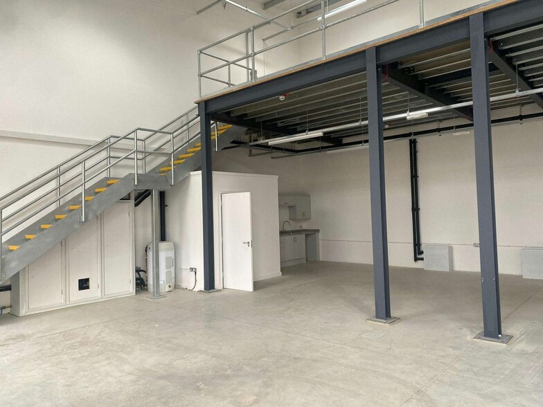 Thirkill Dr, Harrogate to rent - Interior Photo - Image 2 of 7