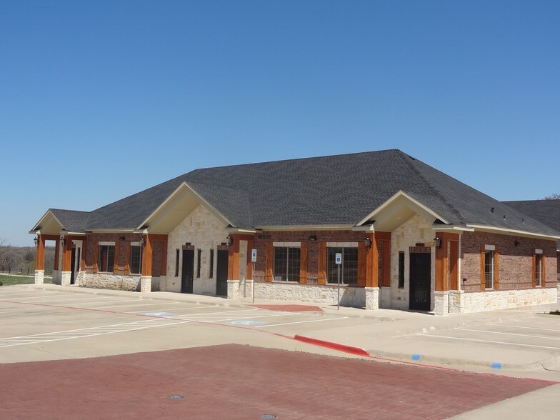 7000 Parkwood Blvd, Frisco, TX for rent - Building Photo - Image 1 of 5