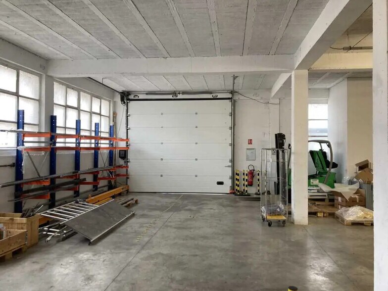 34-36 Avenue Des Bruyères, Décines-Charpieu to rent - Interior Photo - Image 3 of 17