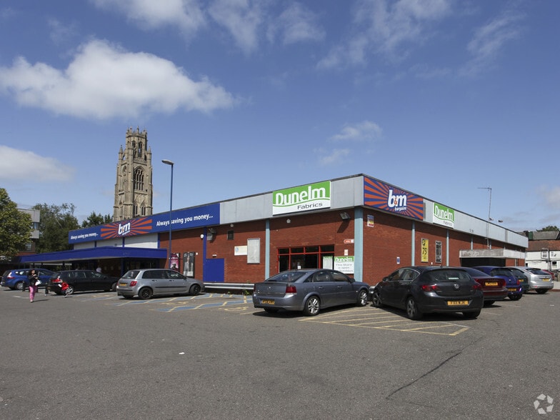 4-5 Lawrence Ln, Boston to rent - Building Photo - Image 2 of 5