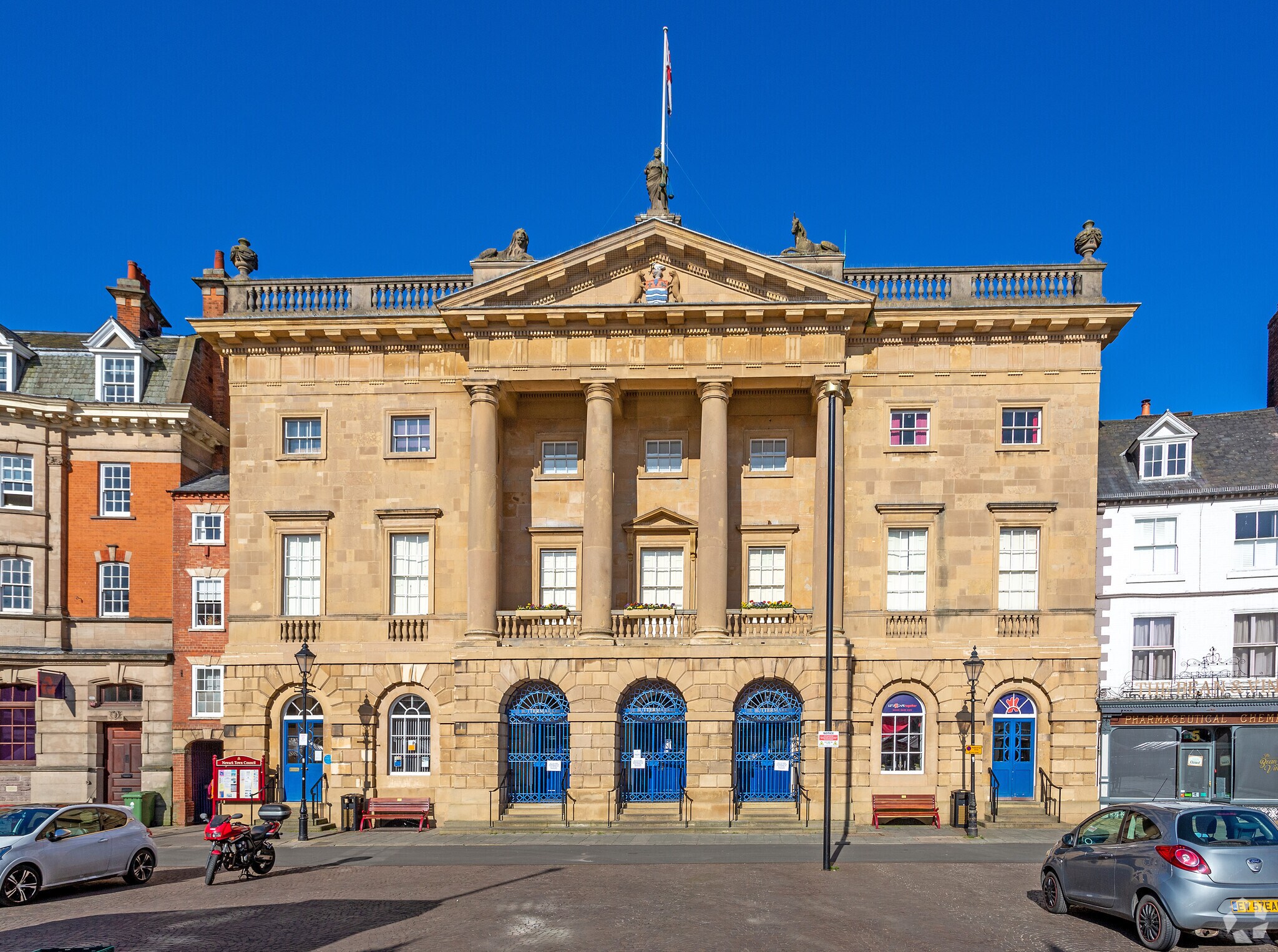 Market Pl, Newark to rent Primary Photo- Image 1 of 11