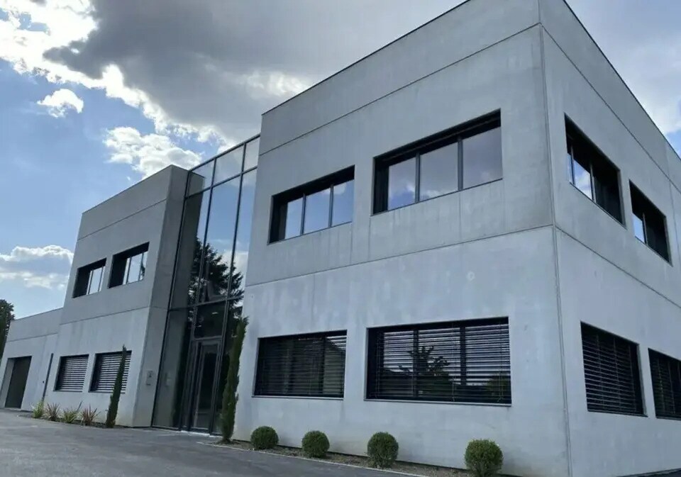 Light Industrial in Rillieux-la-Pape to rent Building Photo- Image 1 of 5