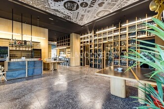 Retail in Barcelona, Barcelona to rent Interior Photo- Image 1 of 6