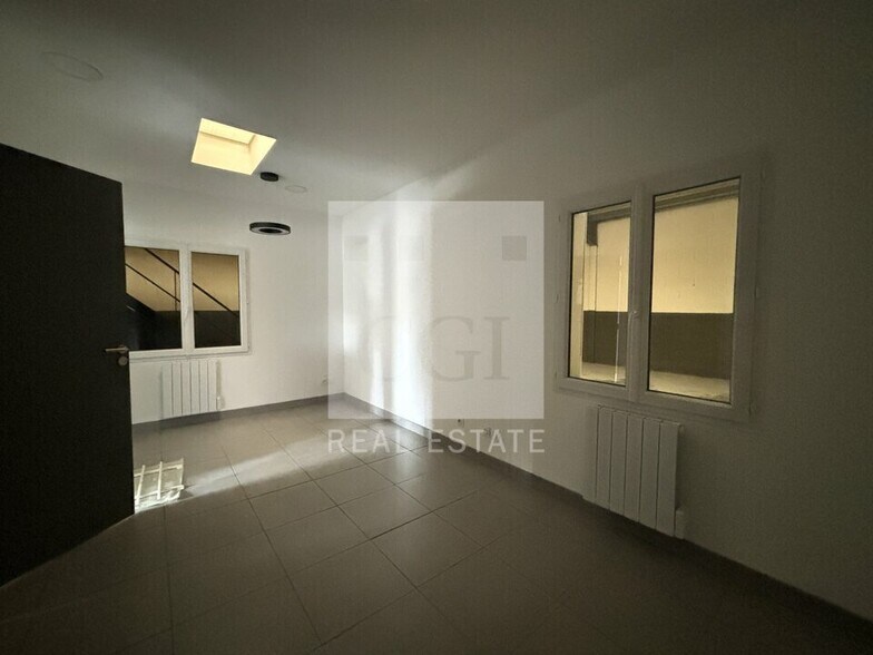 5 Boulevard Marcel Dassault, Jonage to rent - Building Photo - Image 2 of 12