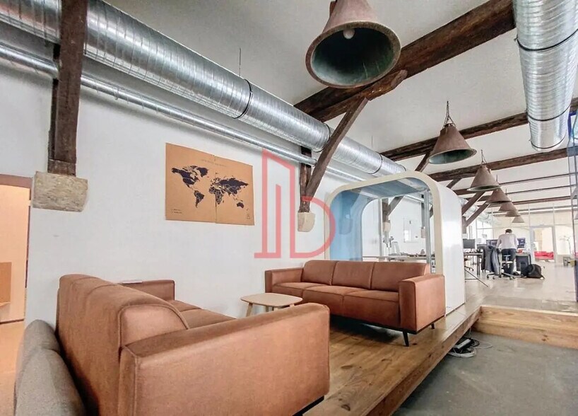 Office in Bordeaux to rent - Interior Photo - Image 2 of 9