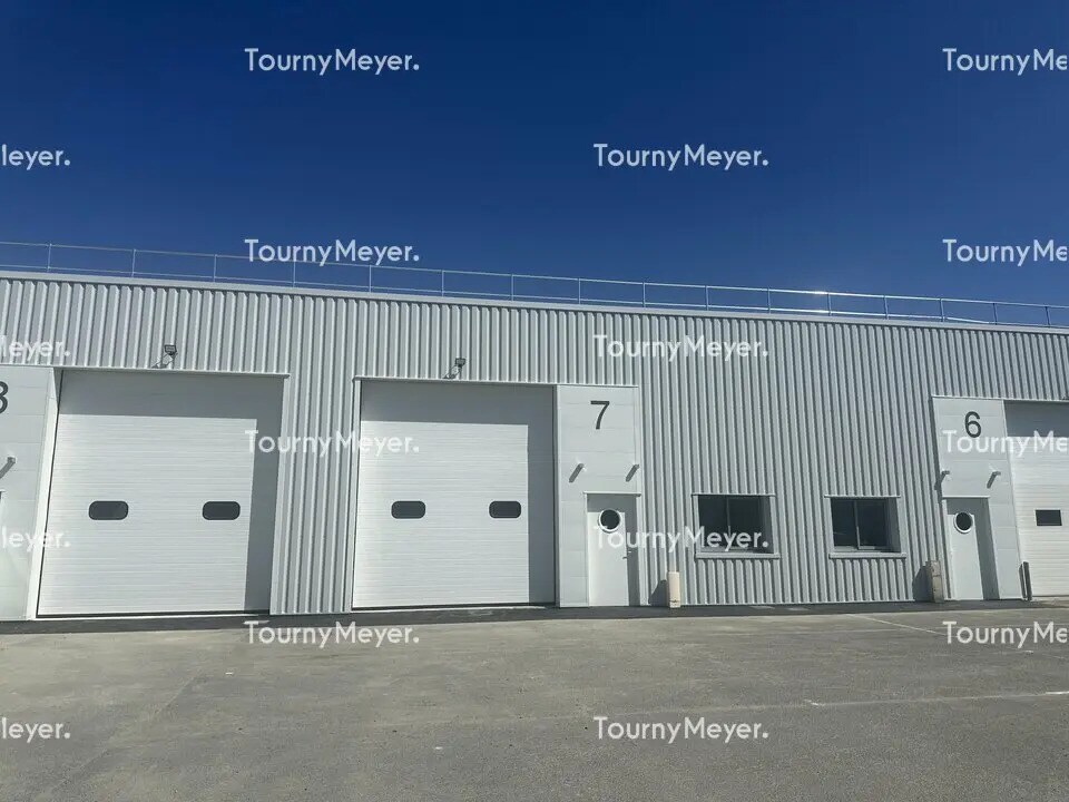 Light Industrial in Saint-Herblain to rent Building Photo- Image 1 of 9