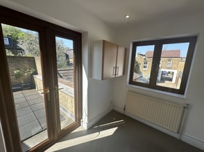 Bective Pl, London to rent Interior Photo- Image 1 of 2