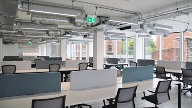 250 Waterloo Rd, London to rent Interior Photo- Image 2 of 2