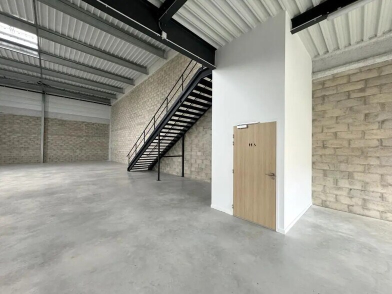 Office in Éragny to rent - Interior Photo - Image 3 of 16