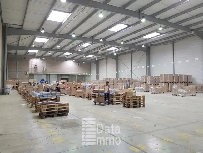 Location Entrepôt 1 998 m²