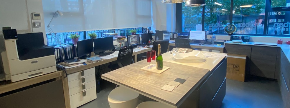 27-33 Bethnal Green Rd, London to rent - Interior Photo - Image 2 of 11