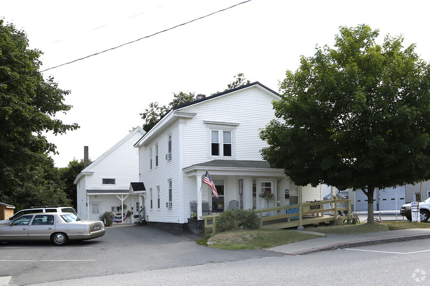 40 Main St, Oakland, ME for sale - Primary Photo - Image 1 of 1